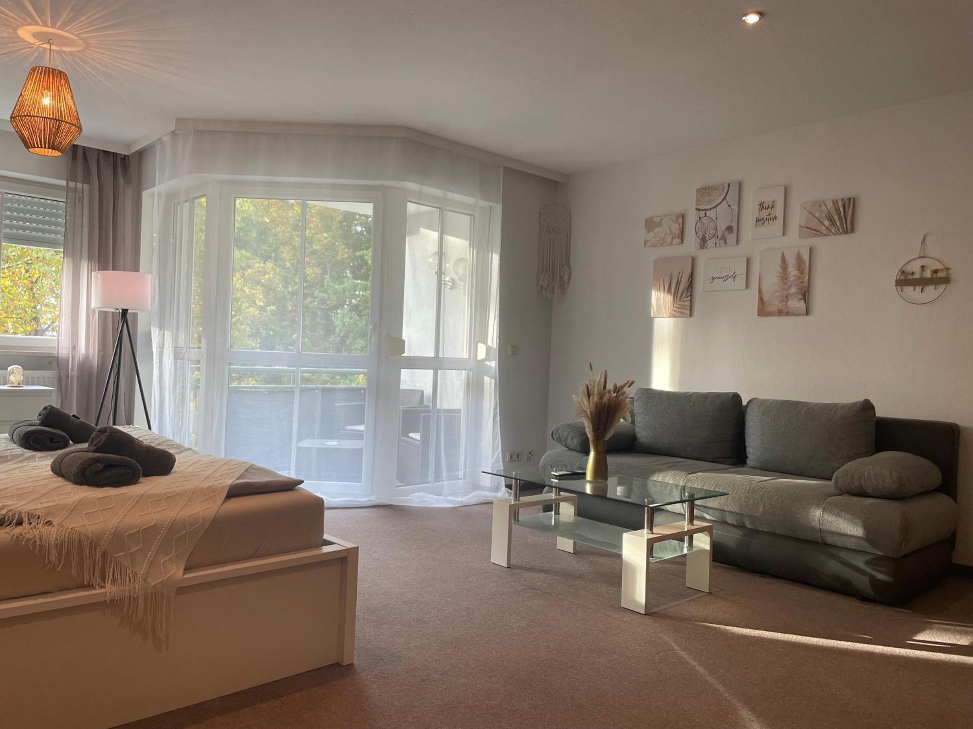 Kingsize Bett Boho Apartment Mit Tiefgarage Naehe Salzburg Freilassing Exterior photo